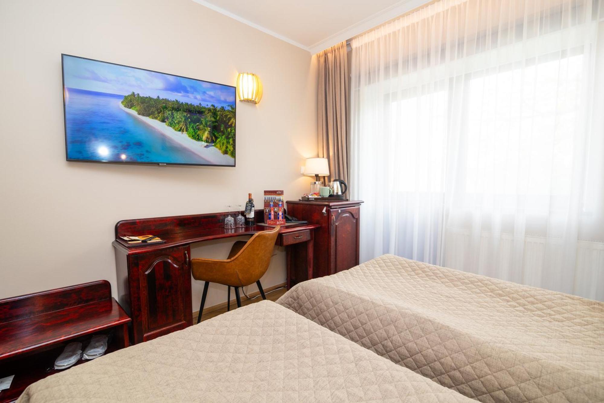 פארנו Hotel Legend מראה חיצוני תמונה