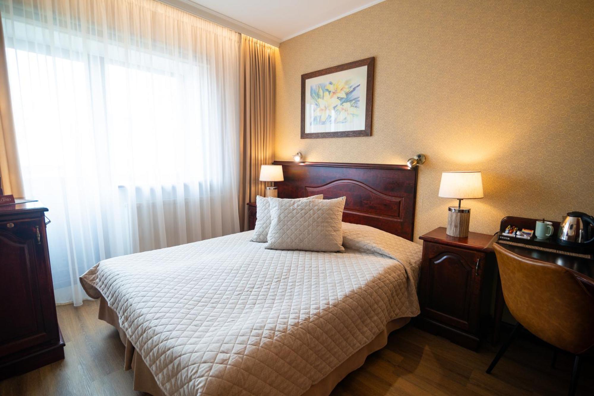 פארנו Hotel Legend מראה חיצוני תמונה