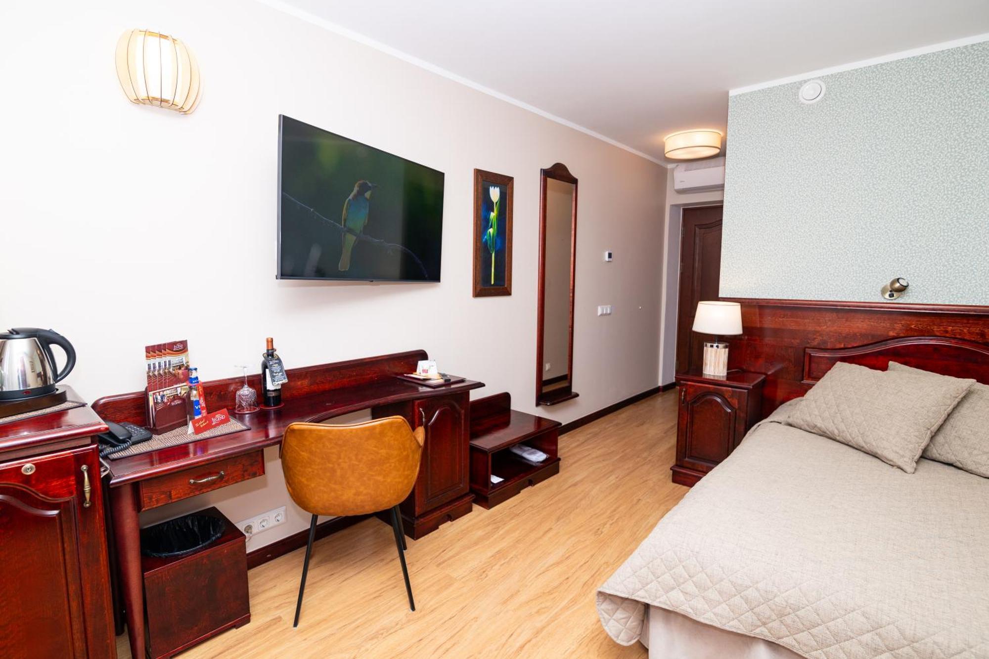 פארנו Hotel Legend מראה חיצוני תמונה