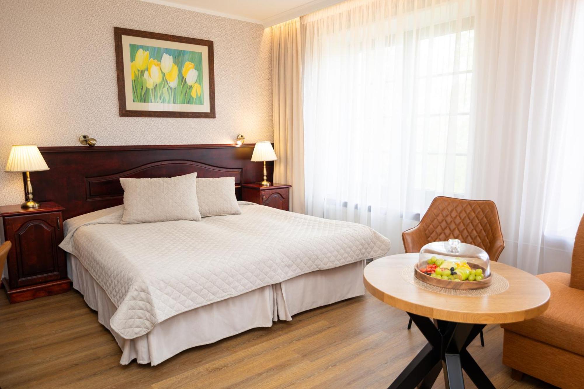 פארנו Hotel Legend מראה חיצוני תמונה