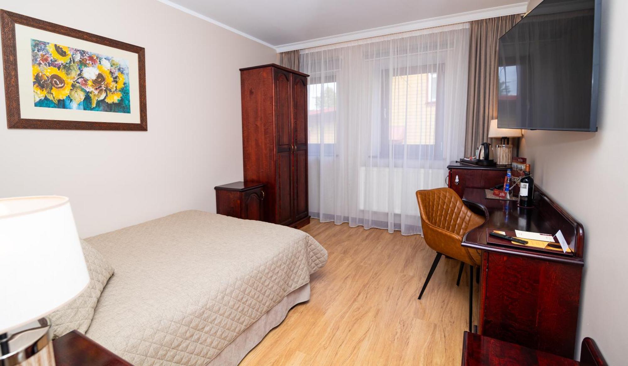 פארנו Hotel Legend מראה חיצוני תמונה