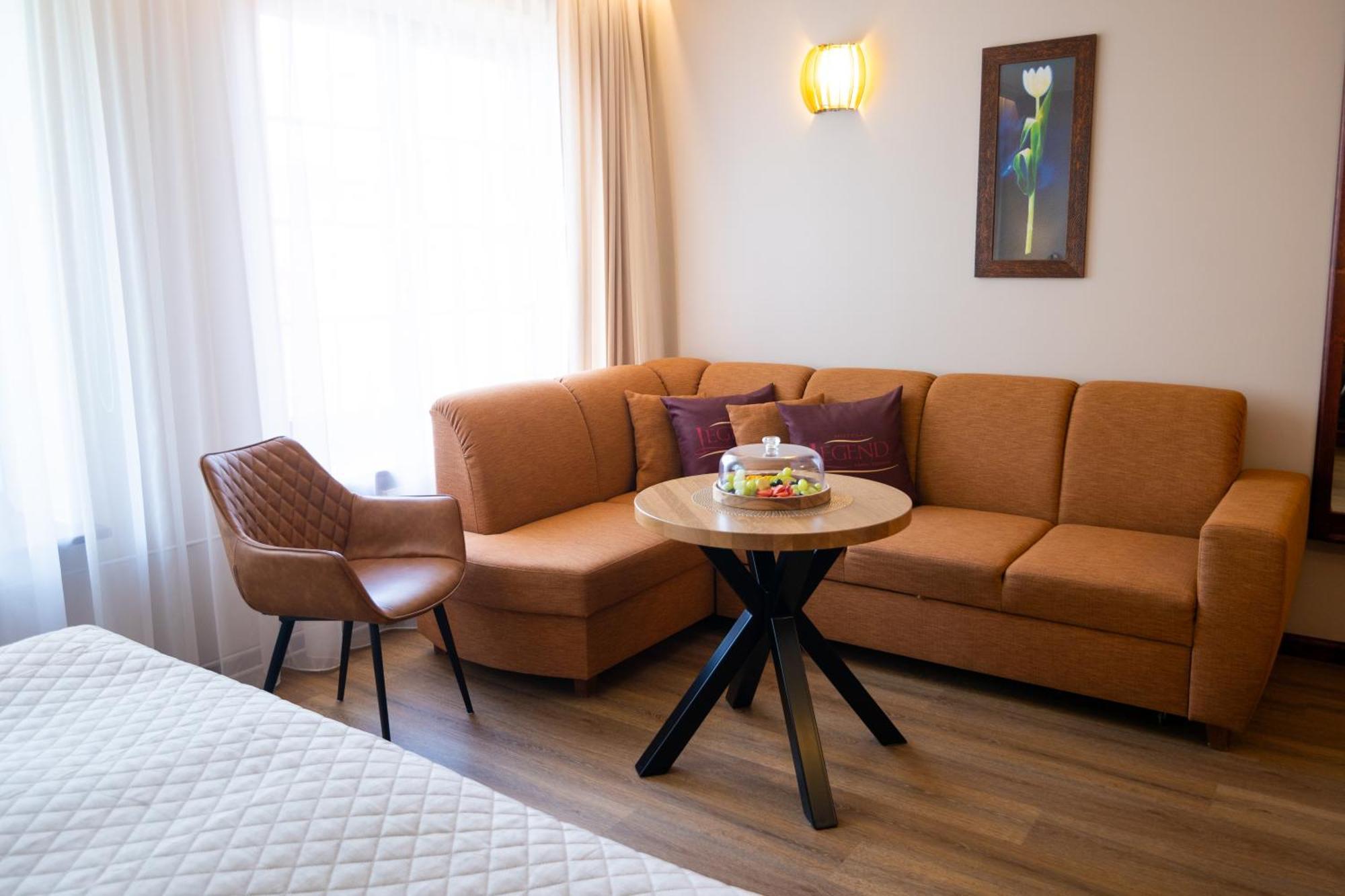 פארנו Hotel Legend מראה חיצוני תמונה
