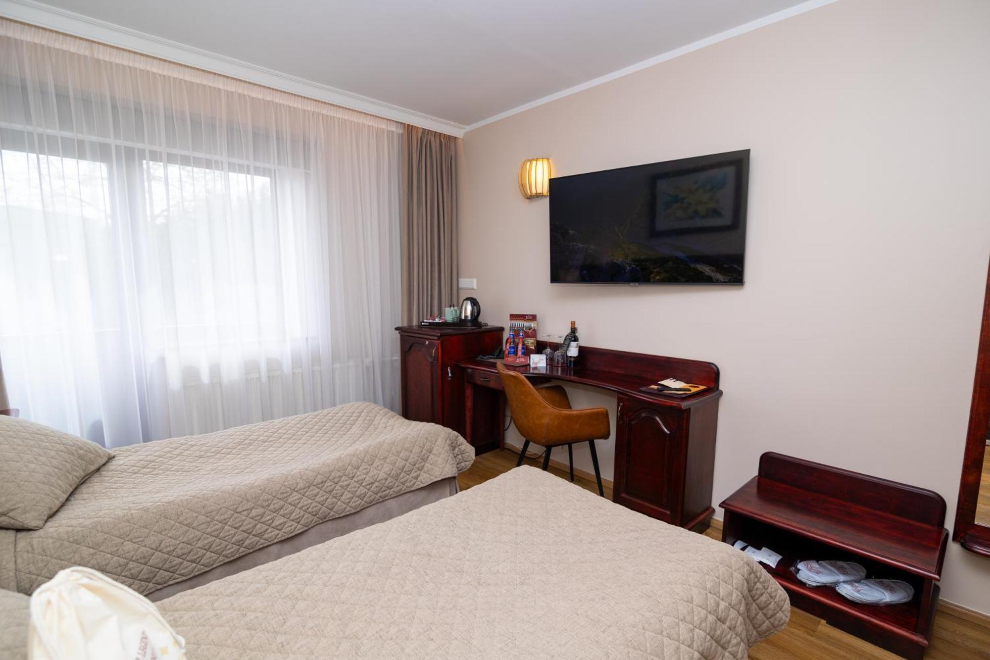 פארנו Hotel Legend מראה חיצוני תמונה