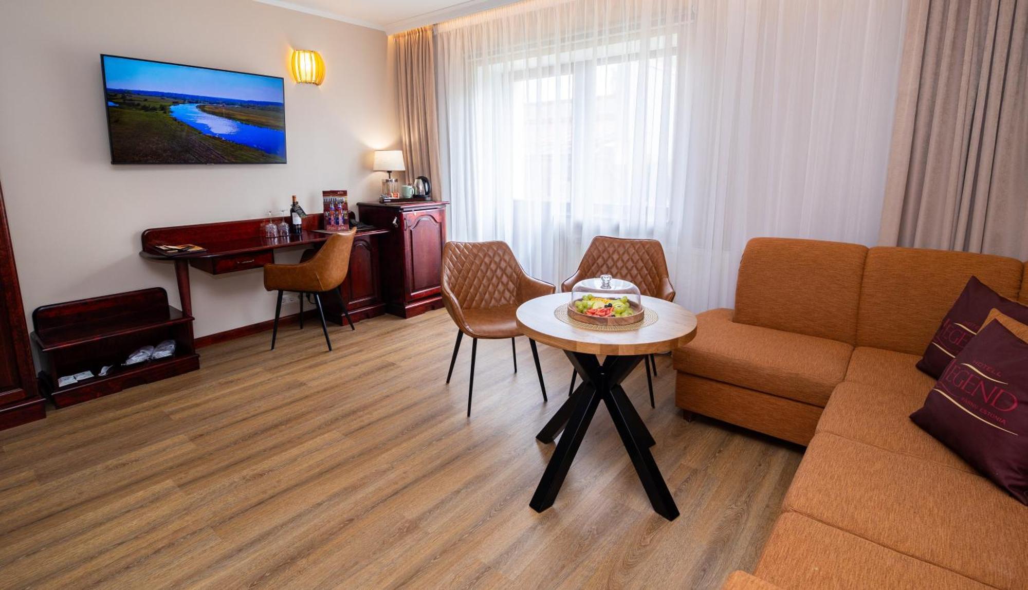 פארנו Hotel Legend מראה חיצוני תמונה