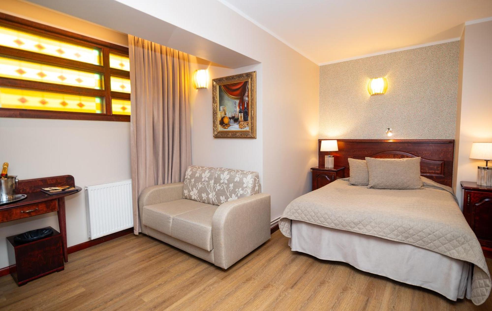 פארנו Hotel Legend מראה חיצוני תמונה