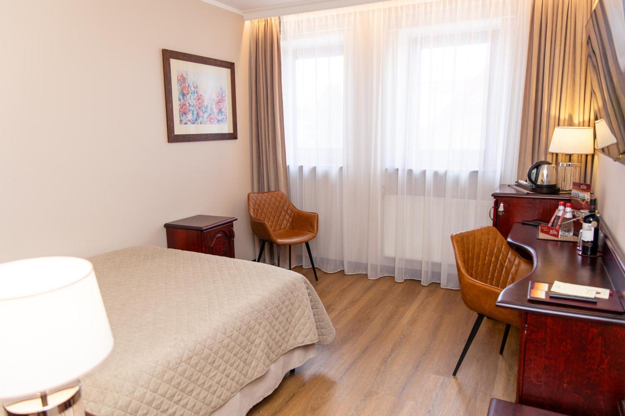 פארנו Hotel Legend מראה חיצוני תמונה