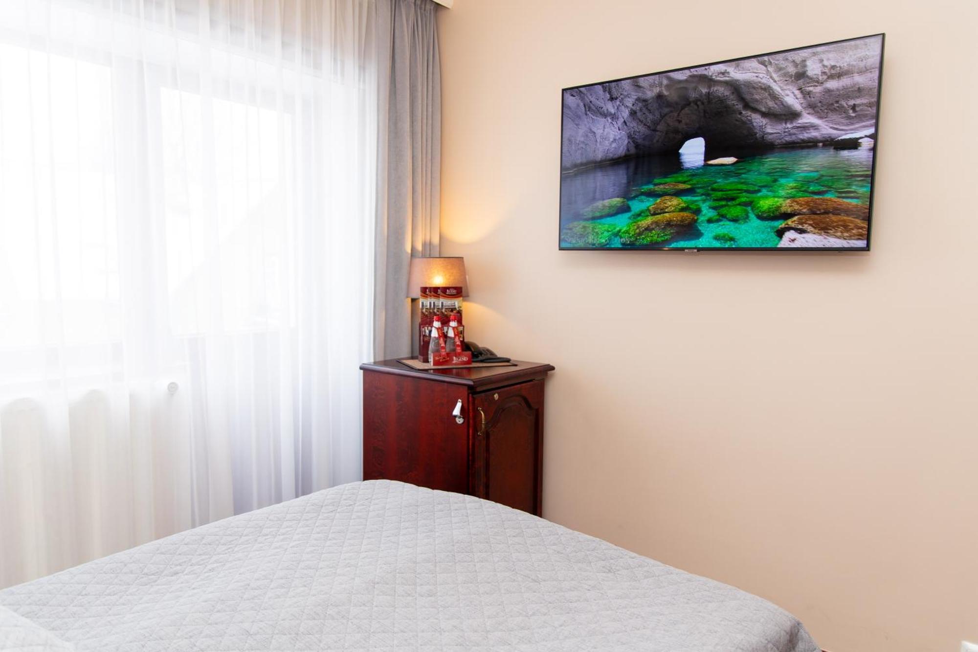 פארנו Hotel Legend מראה חיצוני תמונה