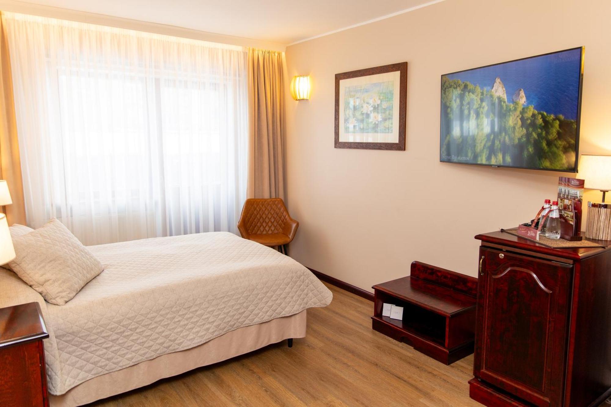 פארנו Hotel Legend מראה חיצוני תמונה